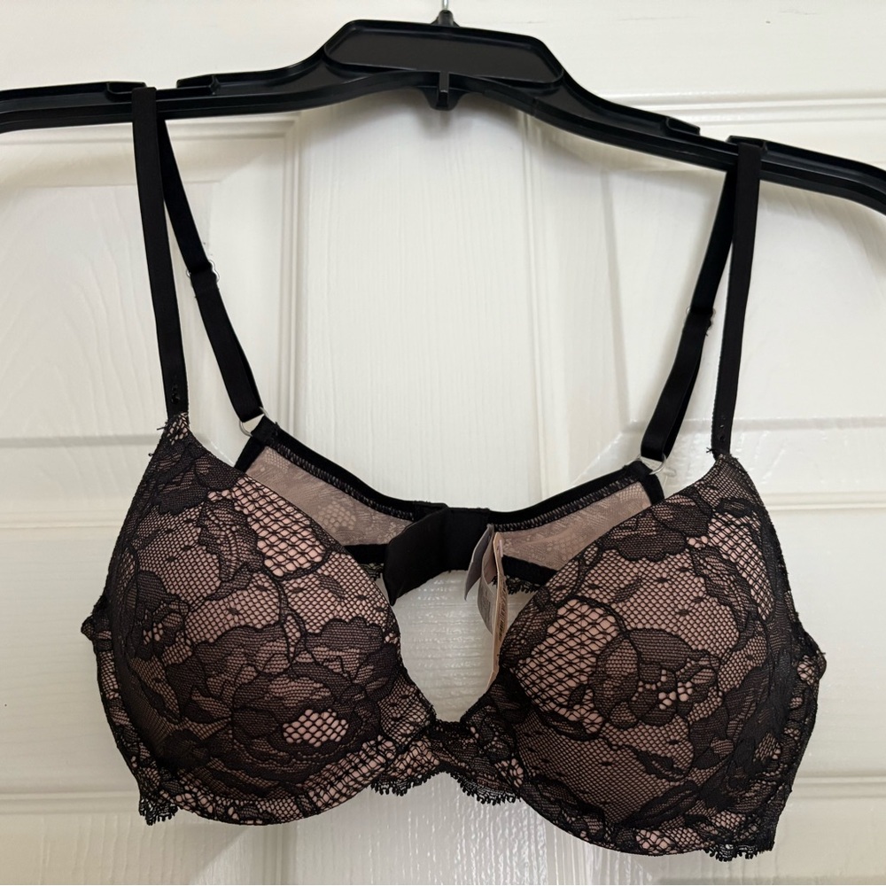 VICTORIA'S SECRET BLACK LACE BIOFIT BRA SIZE 34B - NEW WITH TAGS